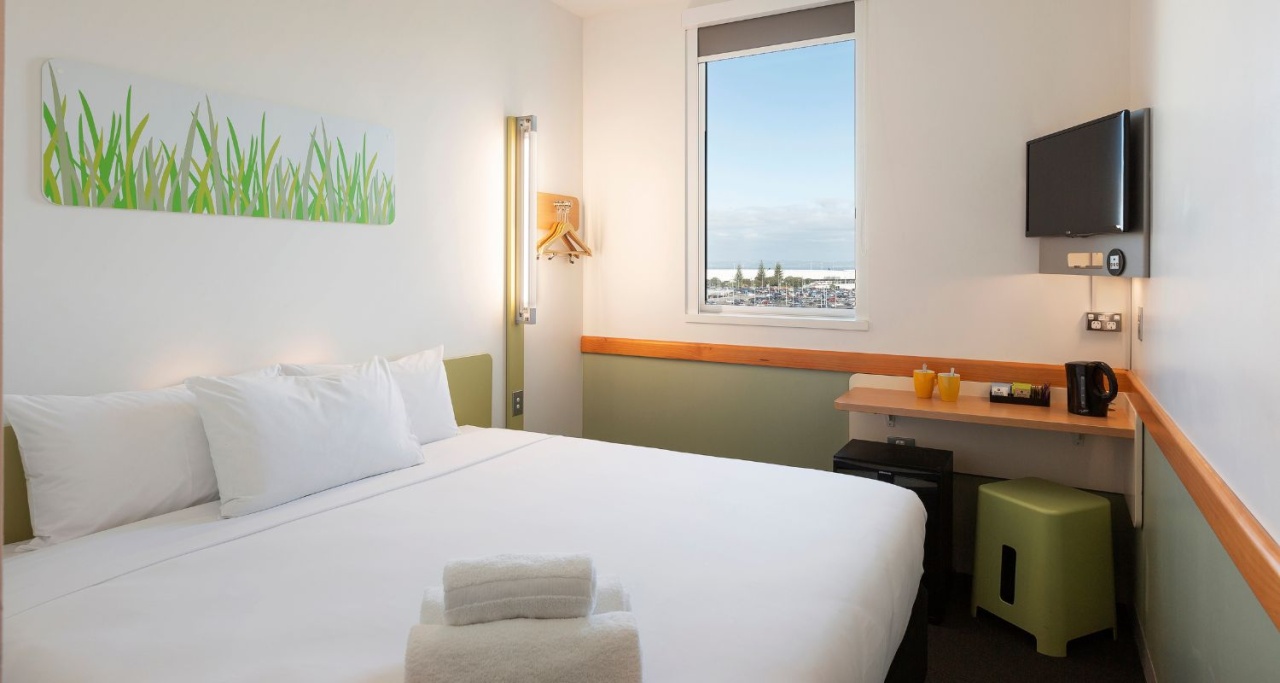 King room at the ibis Budget Auckland Airport hotel.