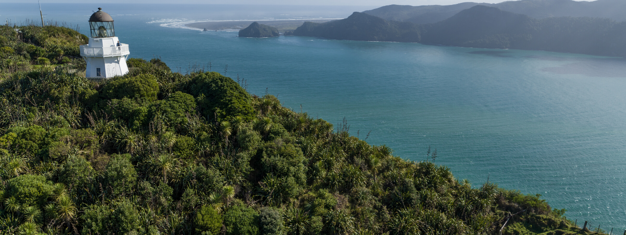 Manukau Heads Lighthouse, Awhitu