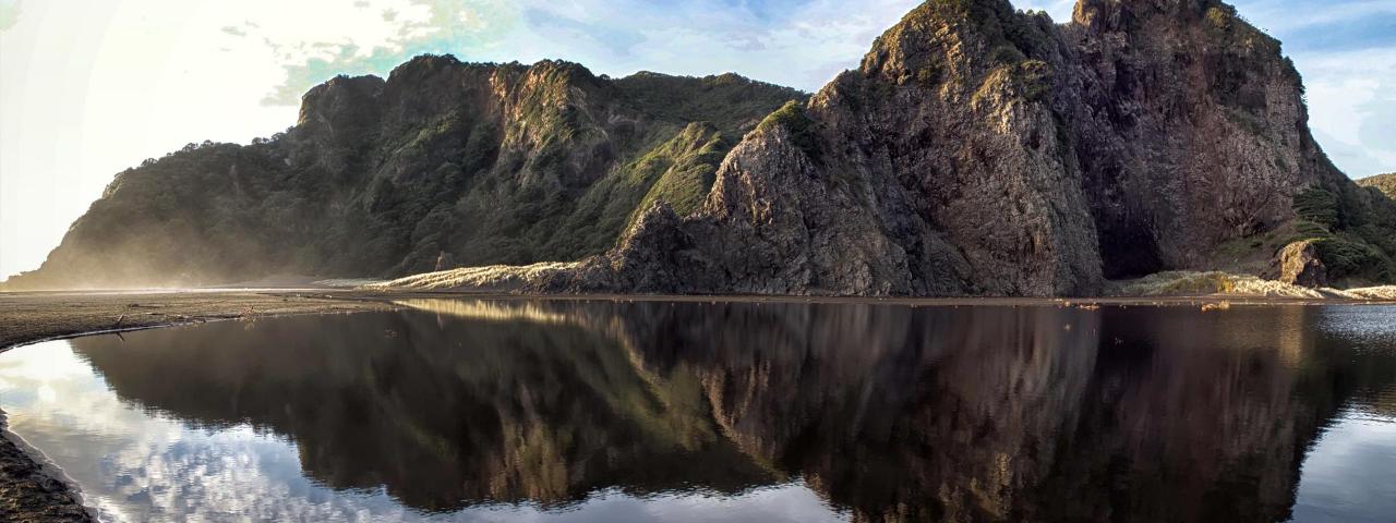 why auckland film locations (beach, mountains, islands)